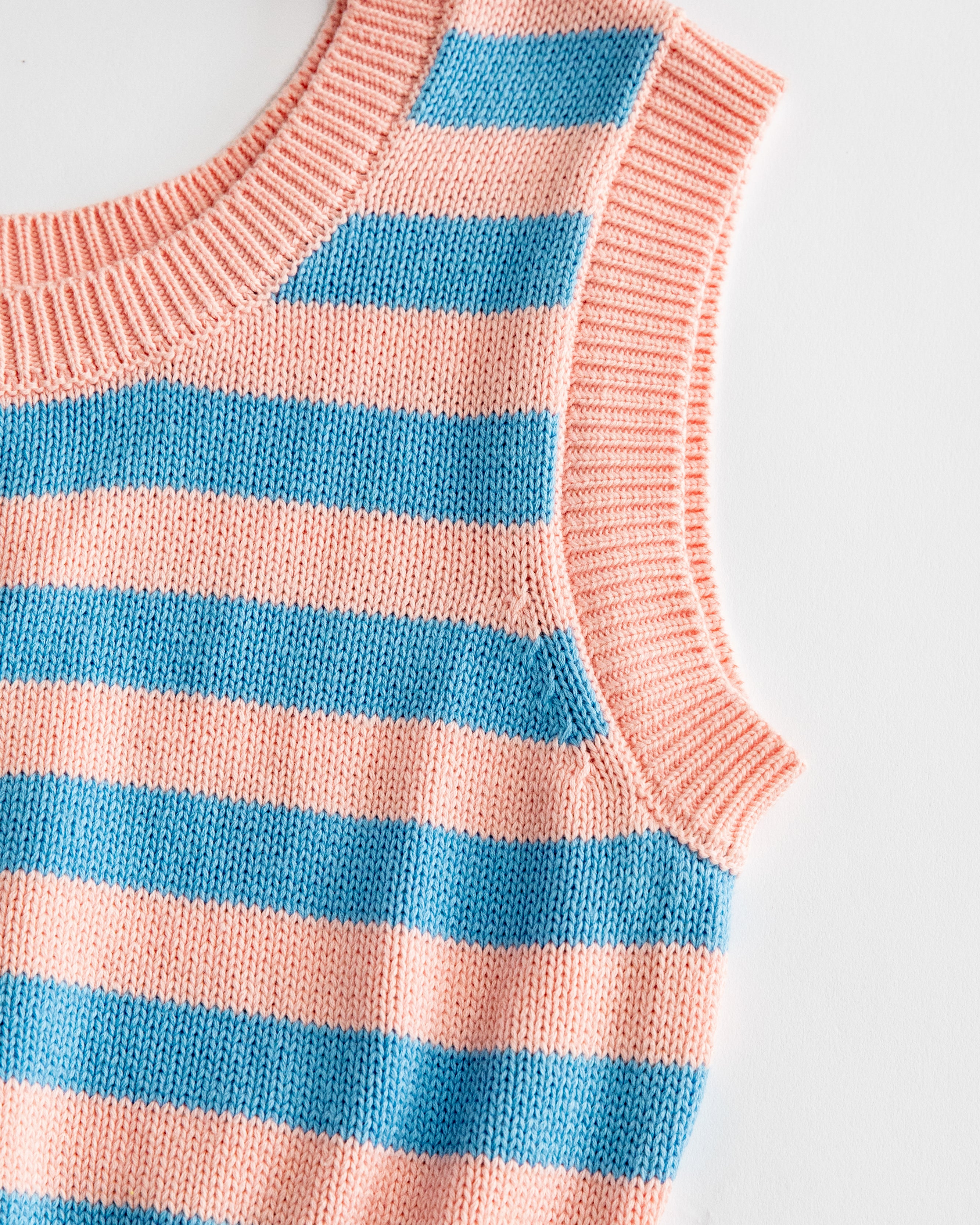 Knit Crop Top (Powder Pink/Blue Poppy)